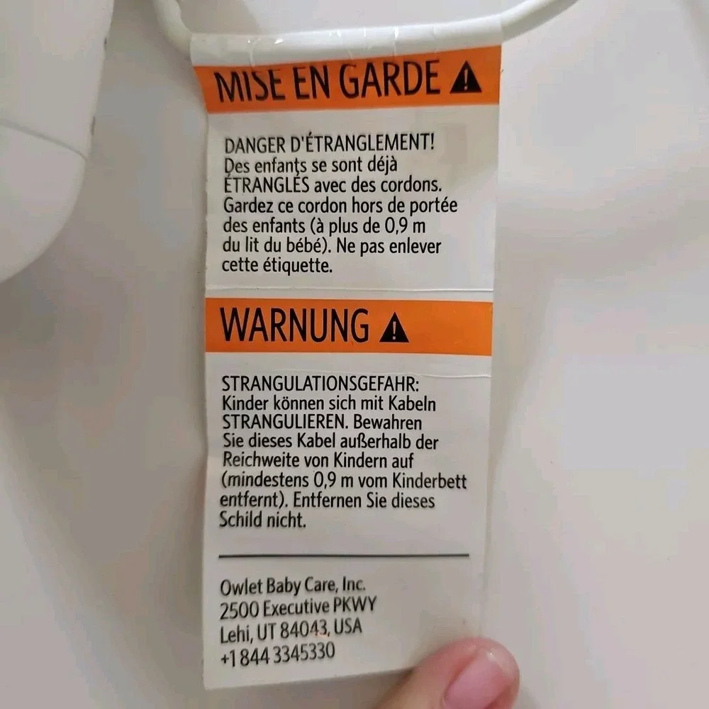 Owlet‎ baby monitor and holder